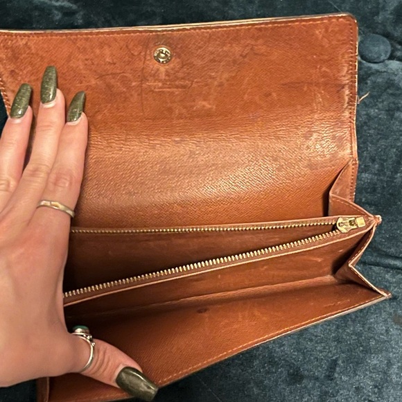 Vintage Louis Vuitton wallet - Picture 3 of 4